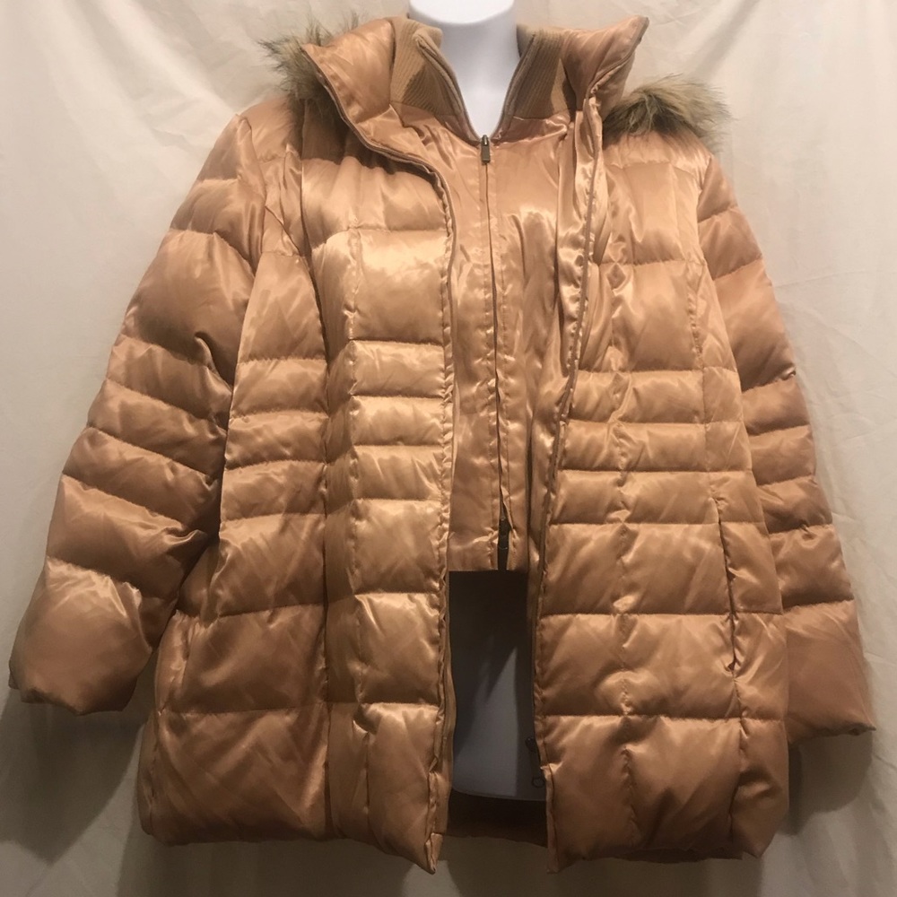 Size 22w Down Coat with detachable Faux Fur Hood